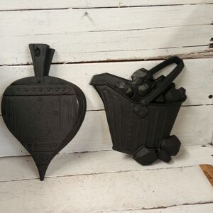 Vintage Sexton USA Wall Plaques Cast Metal Fireplace Bellows & Coal Bucket Black
